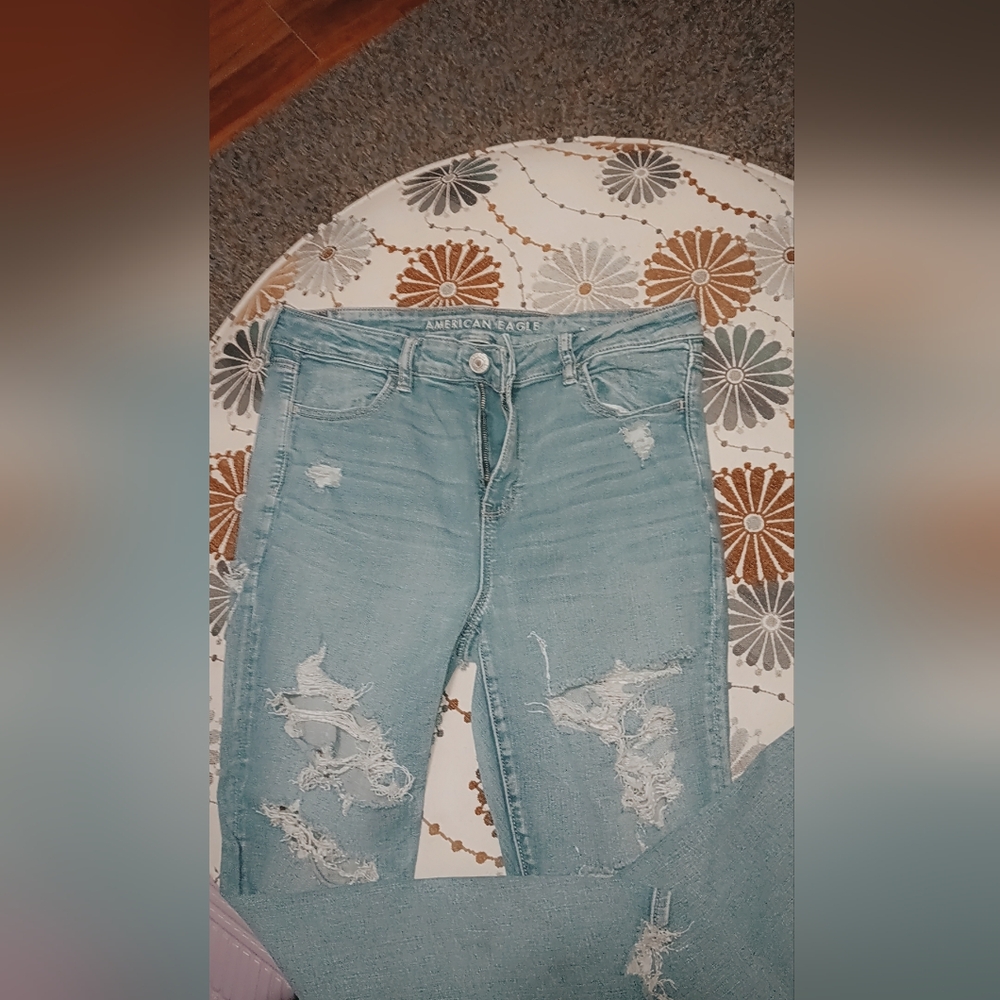 American Eagle Outfitters Women's Distressed Blue Jeans